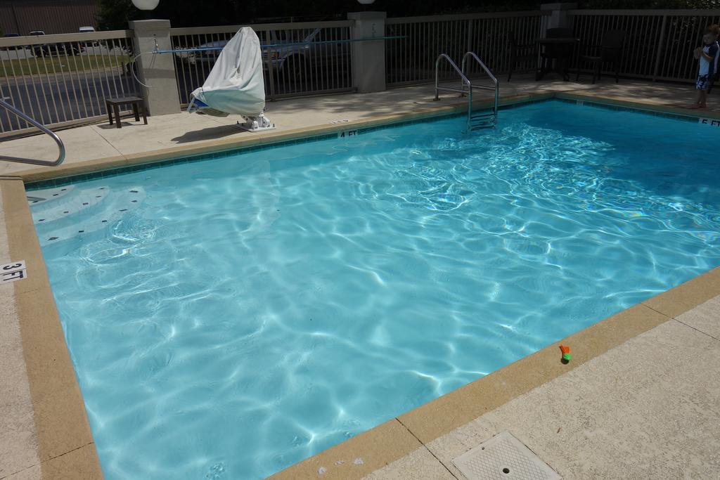Country Inn & Suites By Radisson, Tuscaloosa, Al ภายนอก รูปภาพ