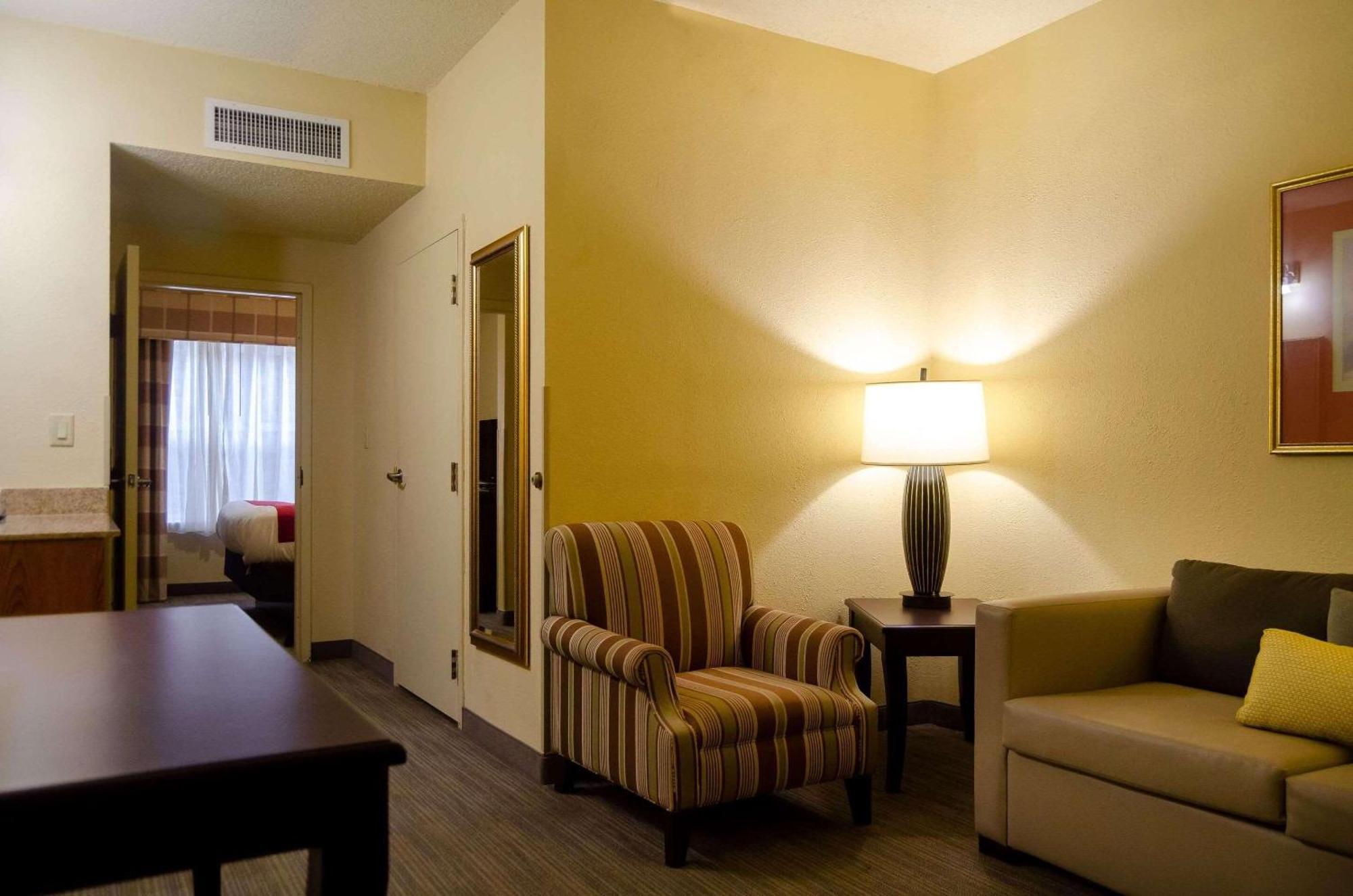 Country Inn & Suites By Radisson, Tuscaloosa, Al ภายนอก รูปภาพ
